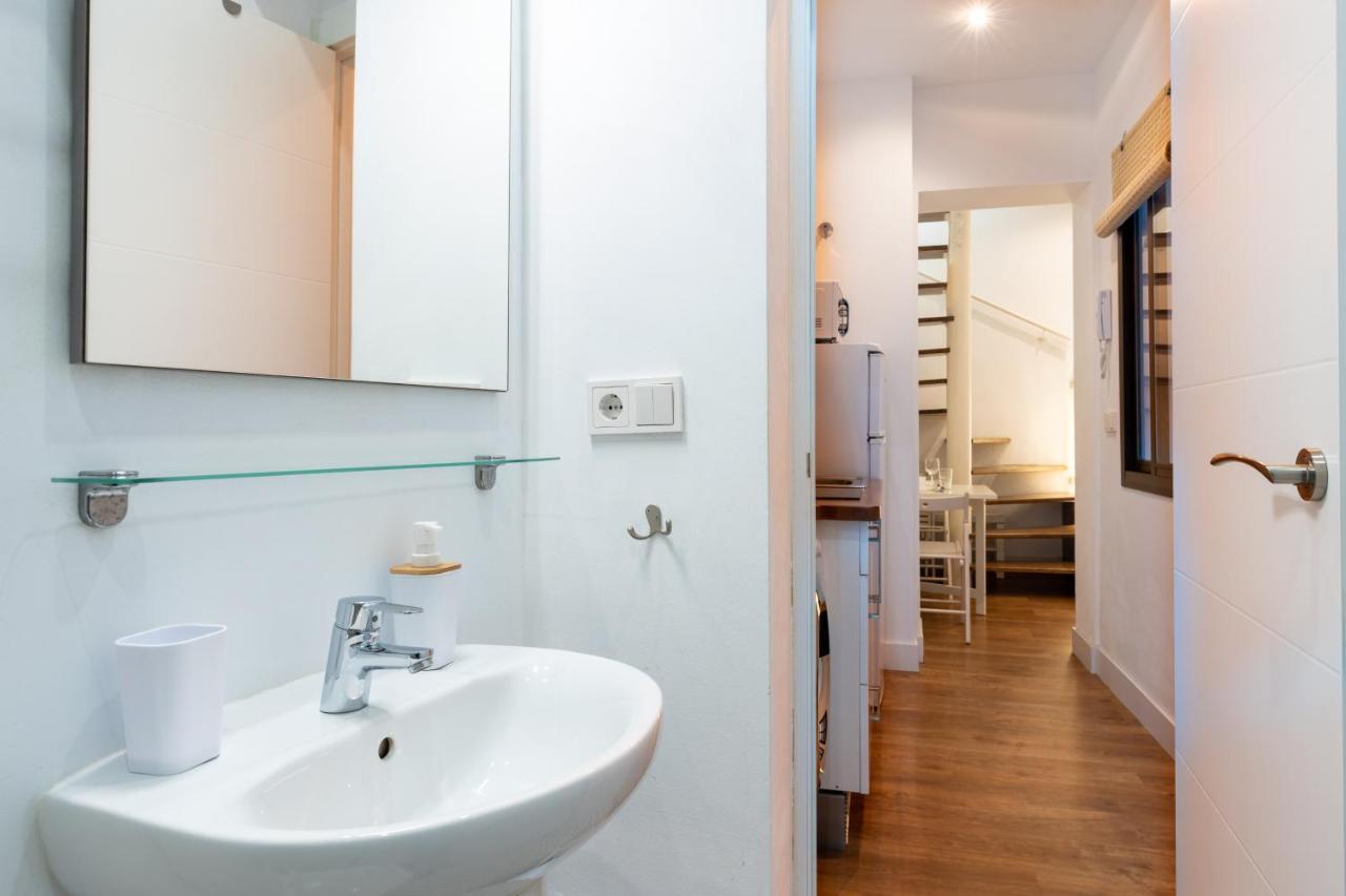 Holi-Rent Gonzalez Cuadrado Apartment Seville Exterior photo